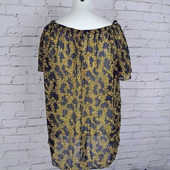 MICHAEL Kors Navy & Gold Hoho Top - Picture 6 of 10